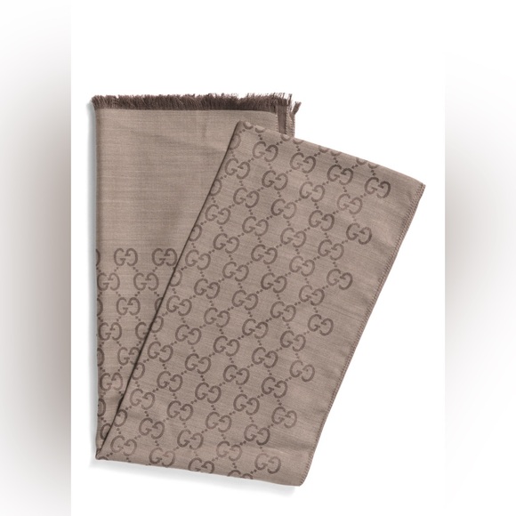 LAST CHANCE GUCCI wool blend scarf - Picture 2 of 11